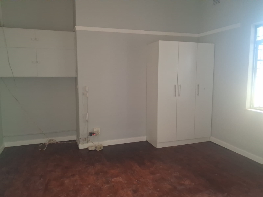 To Let 1 Bedroom Property for Rent in Southernwood Eastern Cape